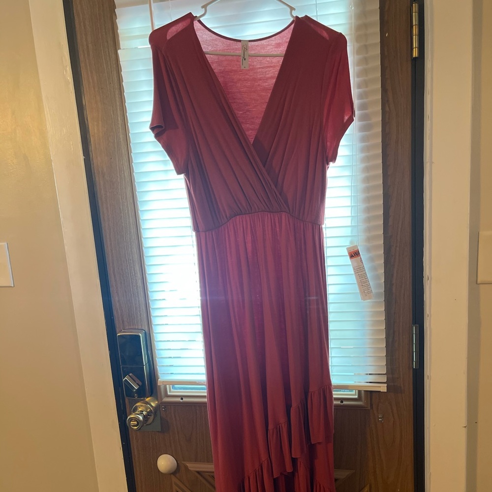 Coral/salmon maternity dress!